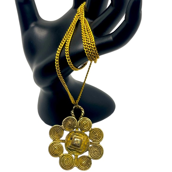 MMA Metropolitan Museum Art Gold tone Swirl Pendant Round Statement necklace - Picture 1 of 14